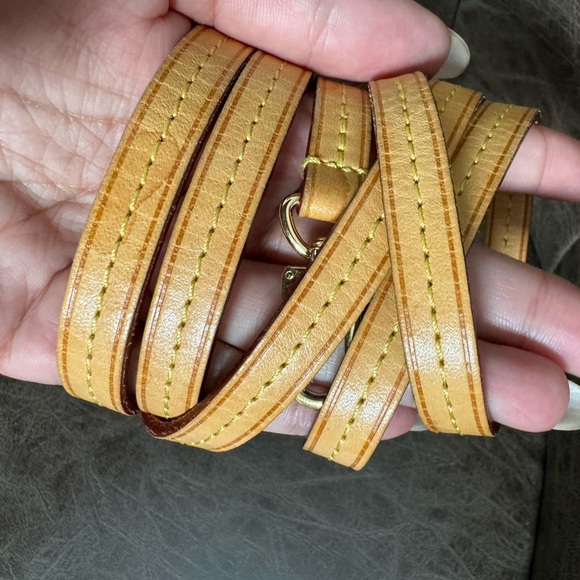 Preowned LV favorite Mm size monogram - Picture 10 of 14